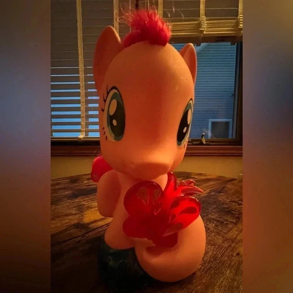 Collectible: My Little Pony - Pinkie Pie Styling Head - Large Pinky Pie Figure - Picture 3 of 13